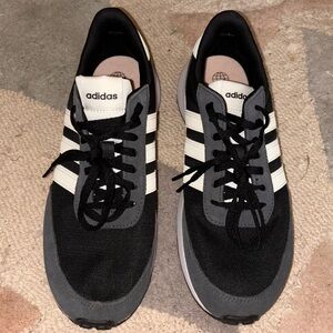 Size 9.5 Women’s Adidas Run 70s Sneakers